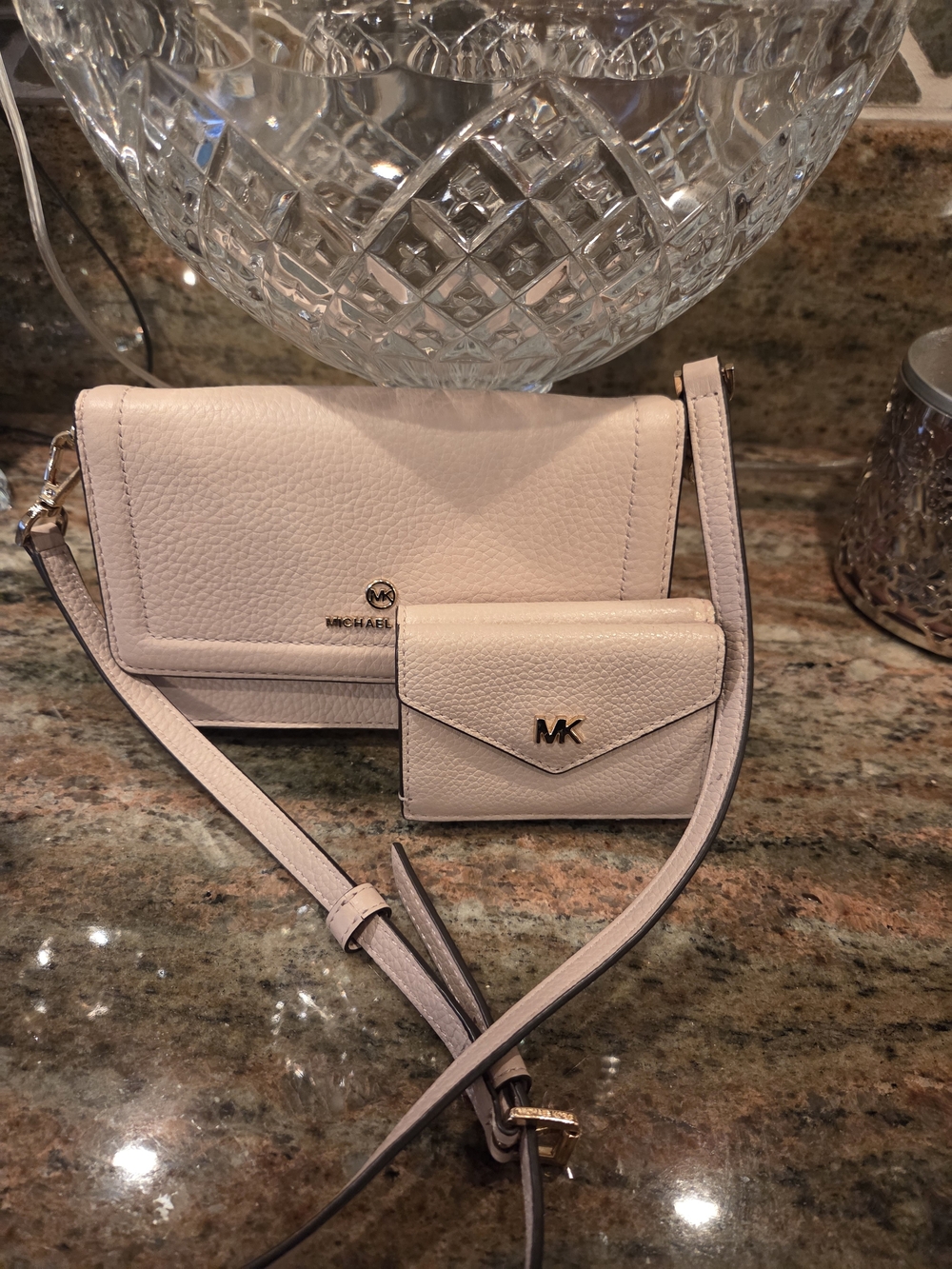 Michael Kors Pale Pink Crossbody Wallet Set